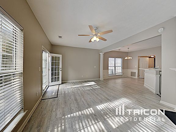 2nd image of 4014 Oak Glenn Dr