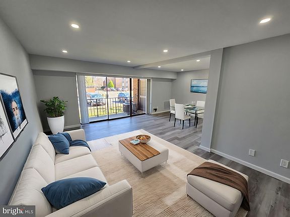 3rd image of 4404 Island Pl APT 201