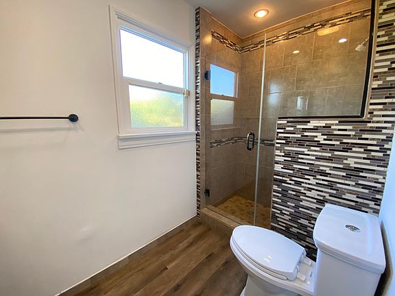 4th image of 6655 Lindsey Ave