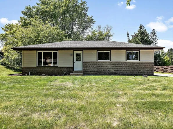 357 South Colonial PARKWAY, Saukville, WI 53080