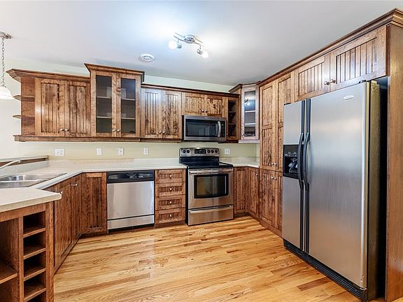 5th image of 812 Southside Road