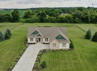 1011 Cheyenne Ct, Hubertus, WI 53033