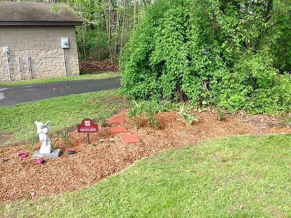 5th image of 169 Woodside St