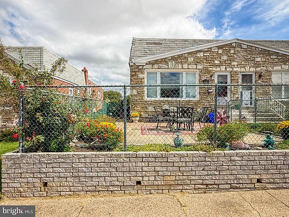 2nd image of 1609 Placid St