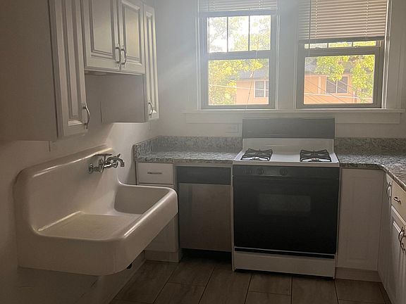 Full kitchen view