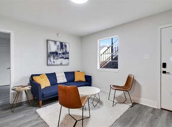 3rd image of 912 4th St #103