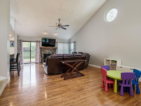 2nd image of 2337 Woodcreek Pl