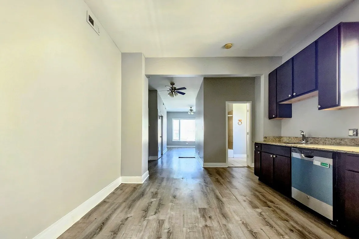 3 bed, $1,500 — Photo 2