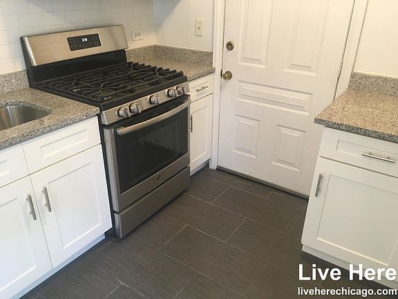 5th image of 2347 W Fullerton Ave #1A