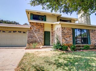 1932 Lost Creek Dr, Arlington, TX 76006
