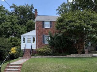 1027 N McKinley Rd, Arlington, VA 22205