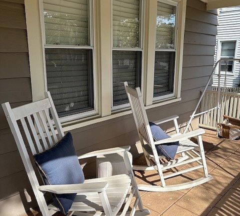 Relax on the Cozy Front Porch!