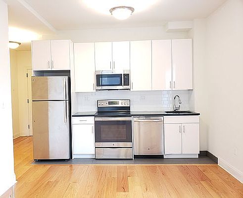2nd image of 515 Cathedral Pkwy #4MH