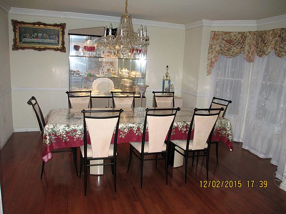 Formal dining room