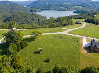Smokey Quartz Blvd, New tazewell, TN 37825