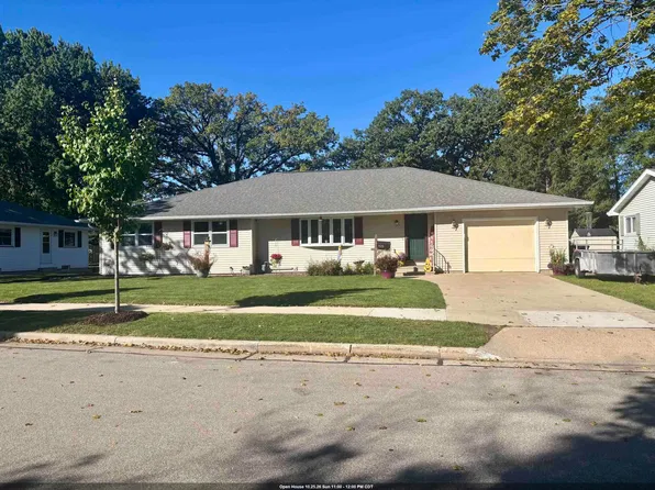 135 N Meadow St, Oshkosh, WI 54902
