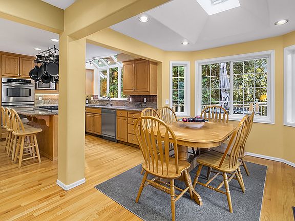 5th image of 14219 227th Ave NE