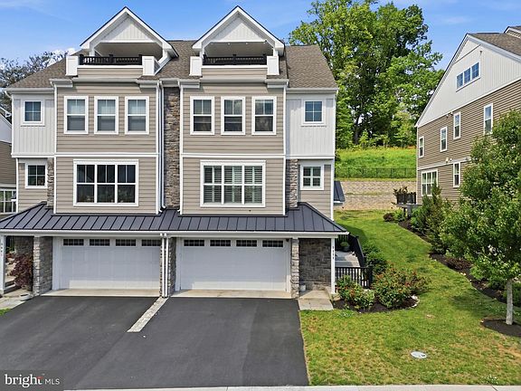 2nd image of 3059 Marias Way