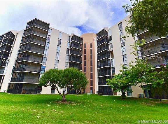 3rd image of 3101 N Country Club Dr APT 505