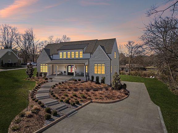 3rd image of 1213 Lavada Pl