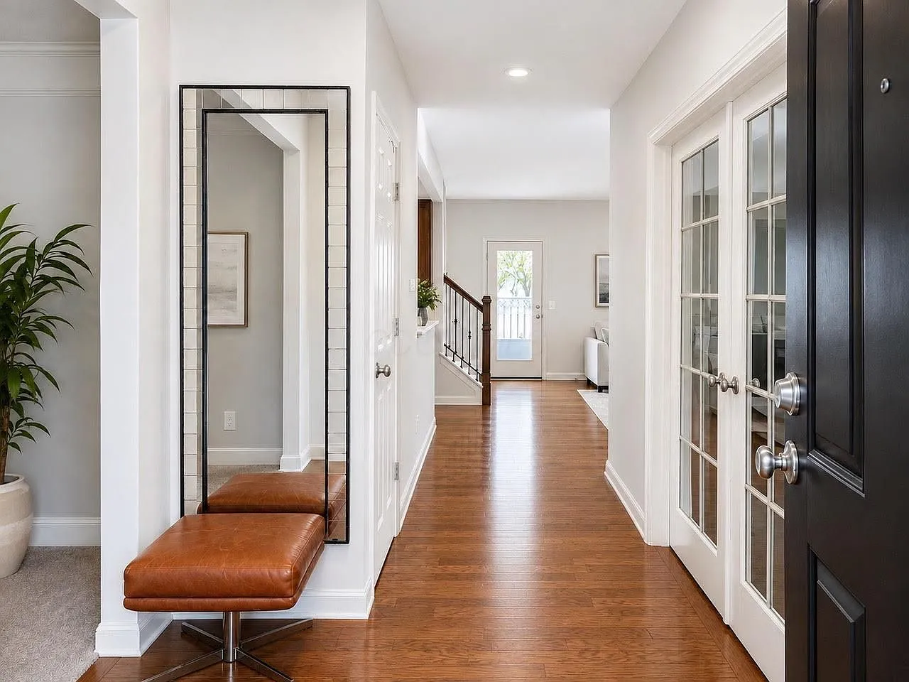 3 bed, 2.5 bath, 2200 sqft, $3,150 — Photo 2