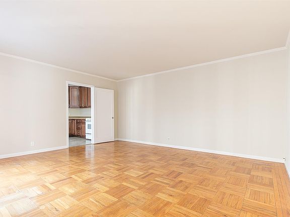 5th image of 1556-64 Lombard St