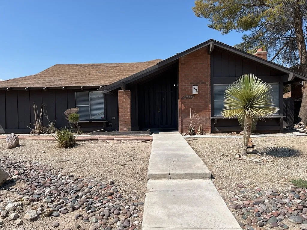 3 bed, 2.0 bath, 1450 sqft, $1,495 — Photo 2