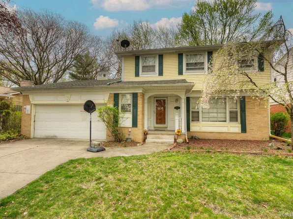 17575 Roseland Blvd, Lathrup Village, MI 48076