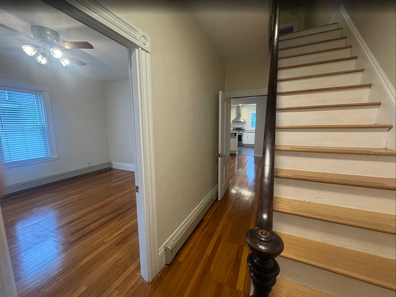 42 Hall Pl — Photo 4