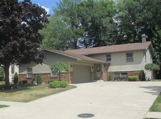 4319 Crosswinds Dr, Erie, PA 16506