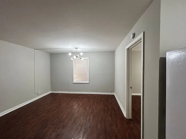 1419 Hyde Park — Photo 37