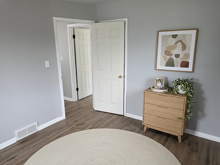 505 Zahn Dr — Photo 5