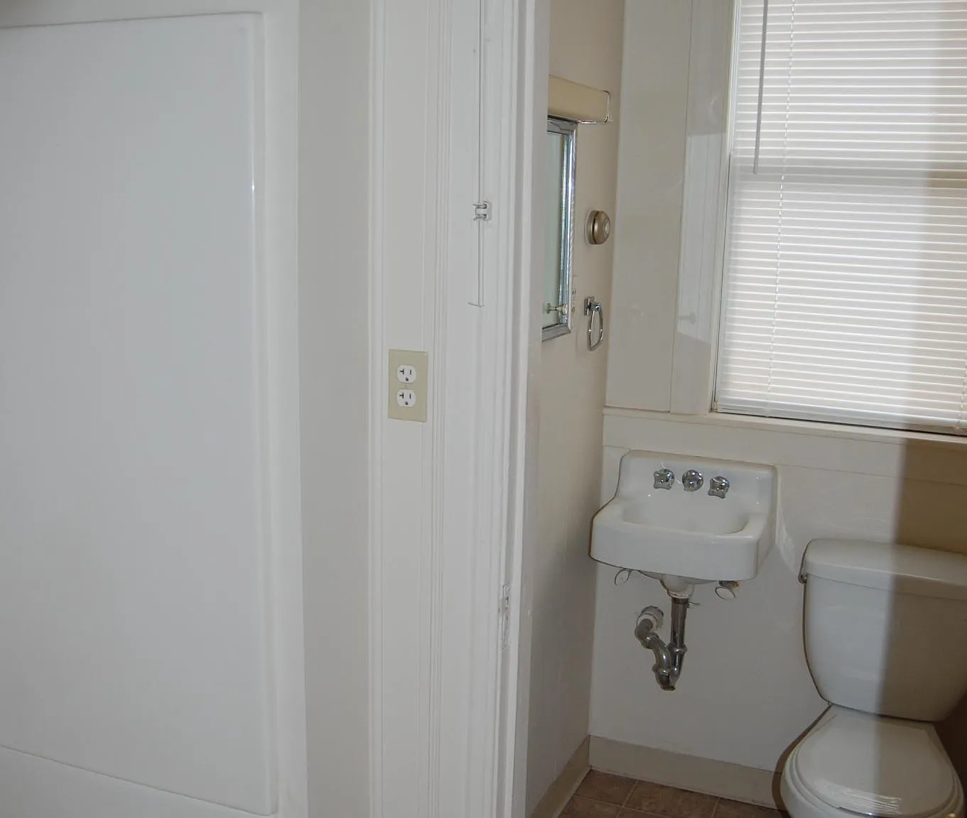1 bed, 500 sqft, $1,200 — Photo 1