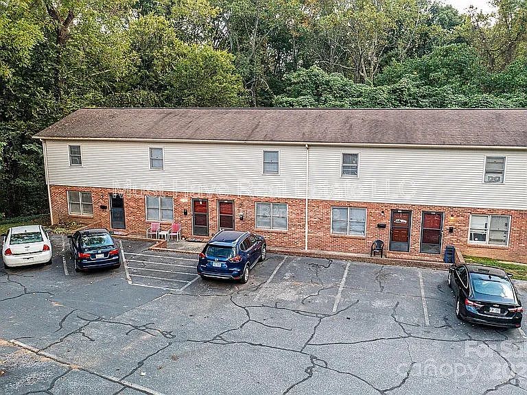 1st image of 1051 3rd St SE #1059