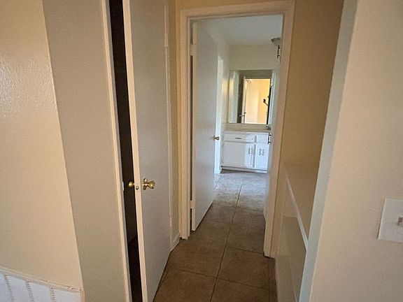 4th image of 43275 Hacienda St APT B