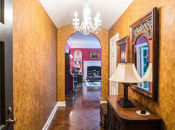 4th image of 73 E Elm St APT 10D