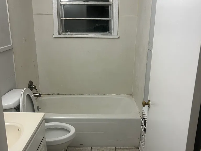 304 Mill St — Photo 8