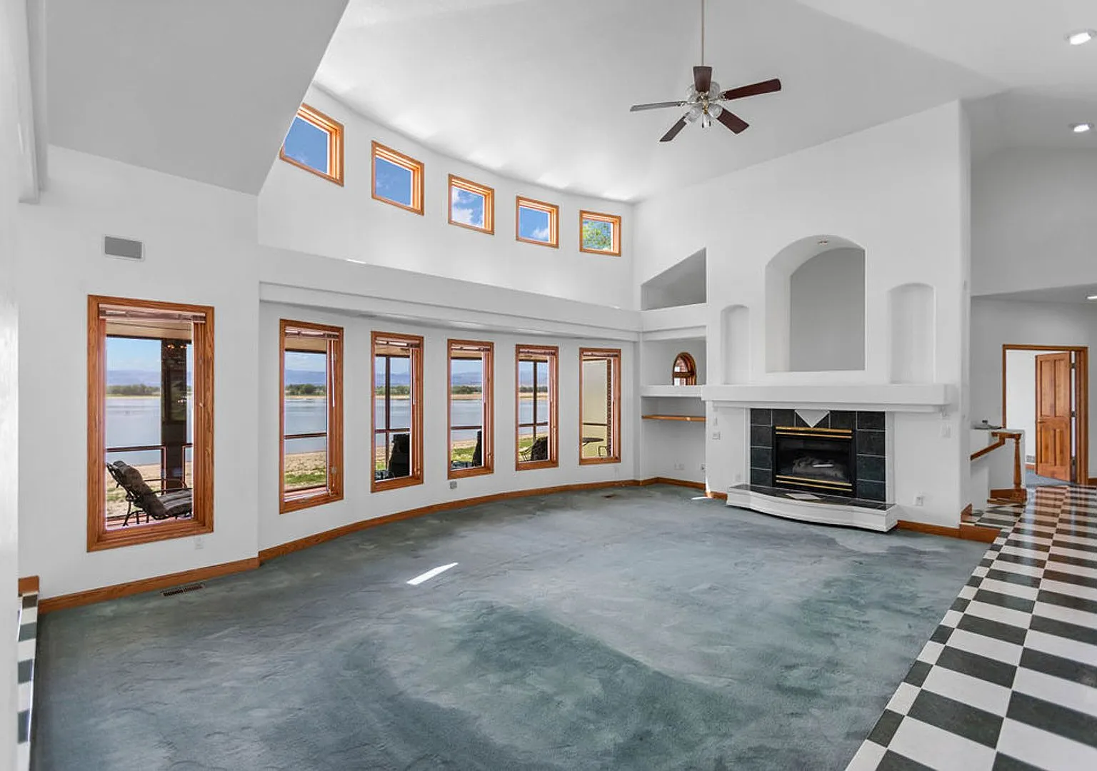 4 Bedroom 4 Bathroom Property on Boyd Lake — Photo 4