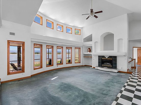 4th image of 3957 Valley Oak Dr