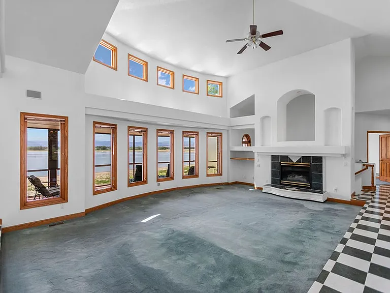 3957 Valley Oak Dr — Photo 4