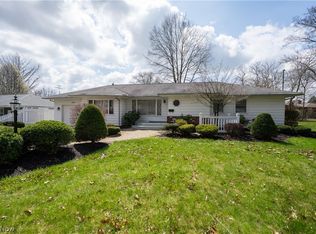 1460 Forest Dr, Barberton, OH 44203