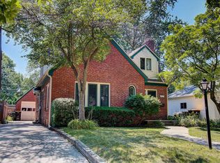 8021 Hillcrest Dr, Wauwatosa, WI 53213