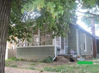 217 N Grove Ave, Freeport, IL 61032