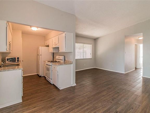 2nd image of 6715 Sandshof Dr