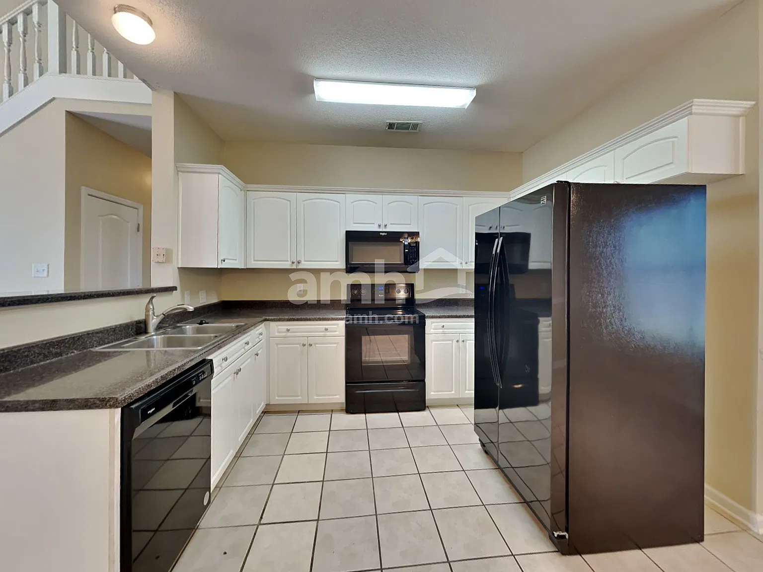 4 bed, 2.5 bath, 1793 sqft, $2,075 — Photo 3