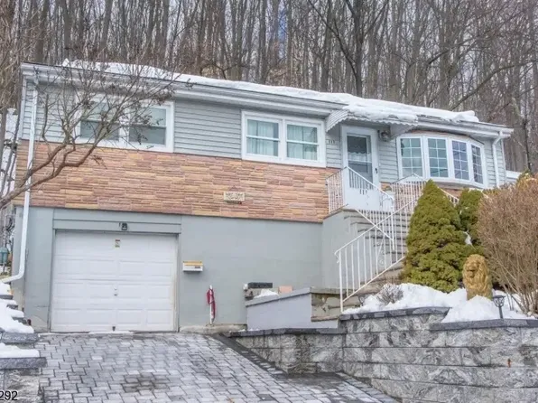 111 Watson Dr, Dover, NJ 07801