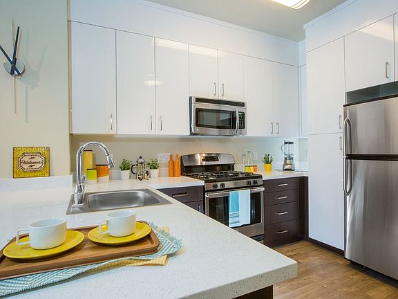 One Bedroom Kitchen