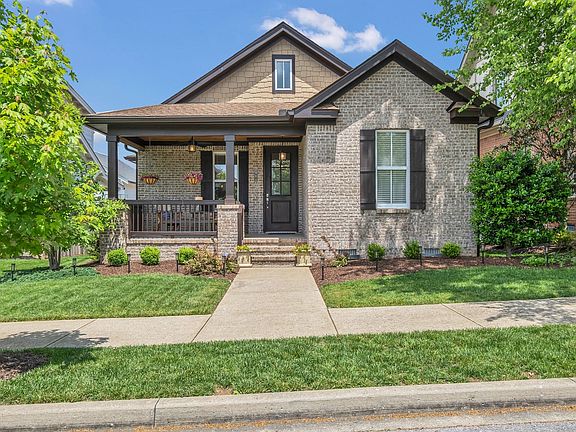 3rd image of 2984 Americus Dr