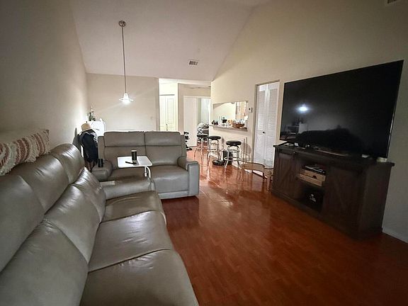 5th image of 902 Coral Club Drive #902