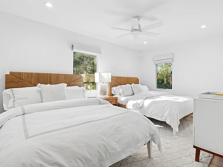 316 Kings Point Rd — Photo 10